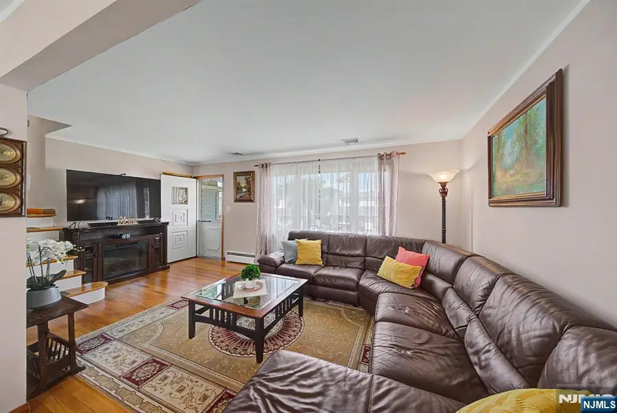 16 6th Street, Wood Ridge, NJ 07075 - #3