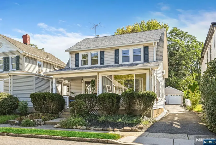 214 Paterson Avenue, Midland Park, NJ 07432 - #2