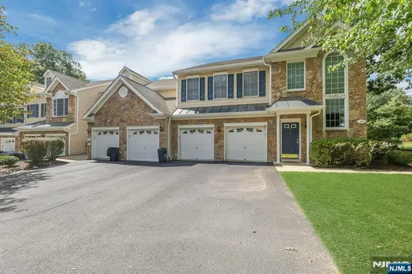 11 Pine Lake Terrace, River Vale, NJ 07675