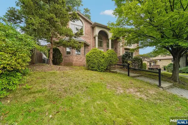 14 Leighton Street, Englewood Cliffs, NJ 07632