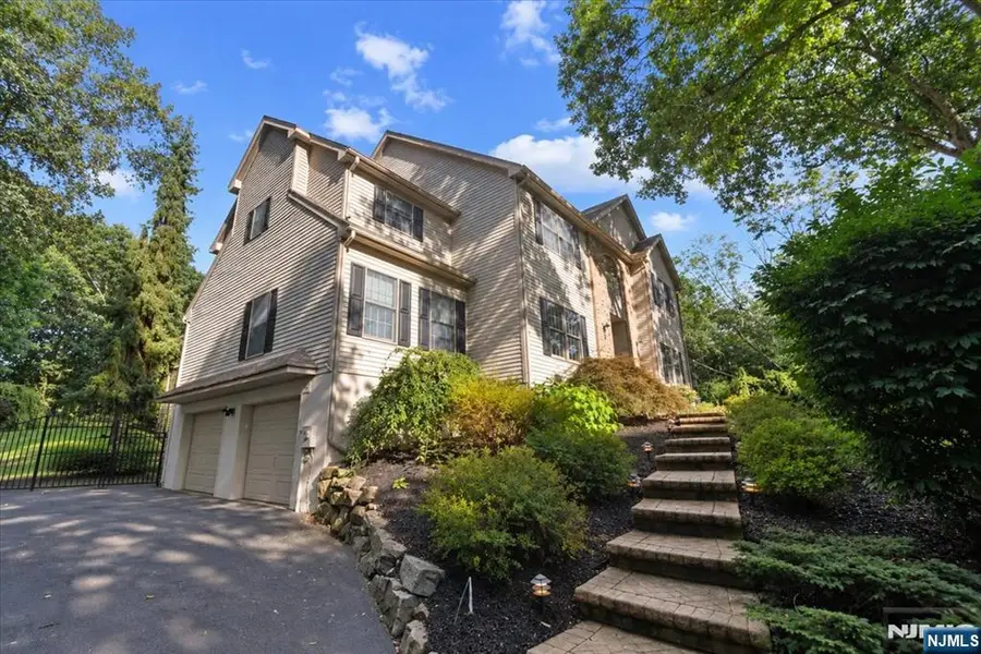 8 Goldfinch Run, Kinnelon, NJ 07405 - #2