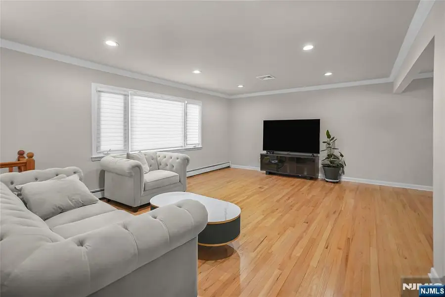318 Briarcliff Lane, Paramus, NJ 07652 - #2