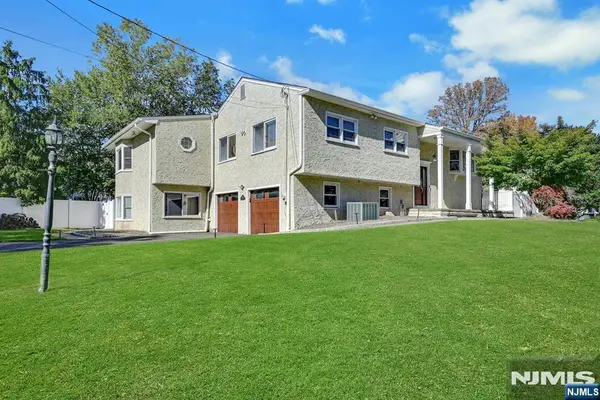 505 Fordham Place, Paramus, NJ 07652