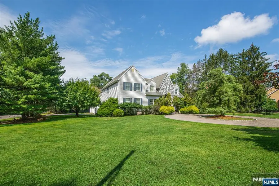 2 Blueberry Court, Mahwah, NJ 07430 - #3