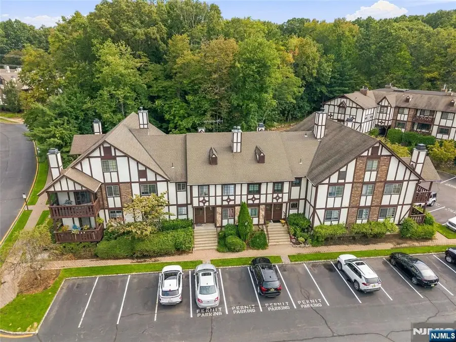 2902 Mark Twain Way, Mahwah, NJ 07430 - #3