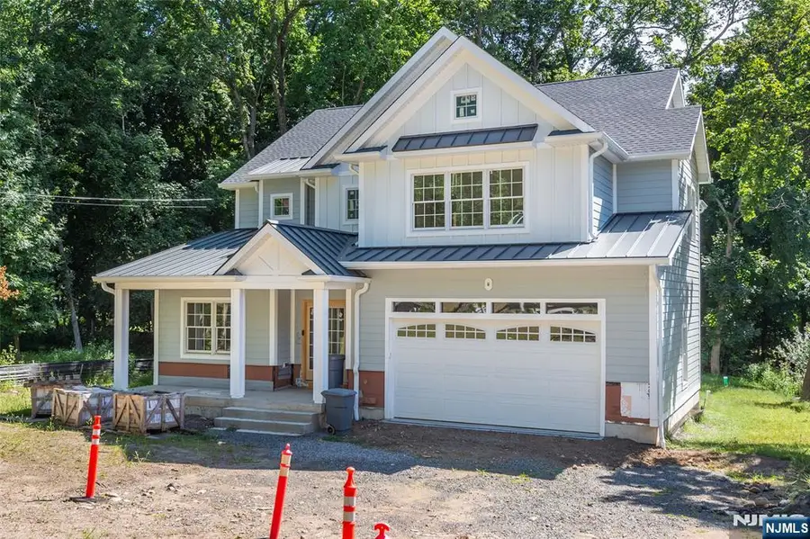 203 Pascack Road, Park Ridge, NJ 07656 - #2