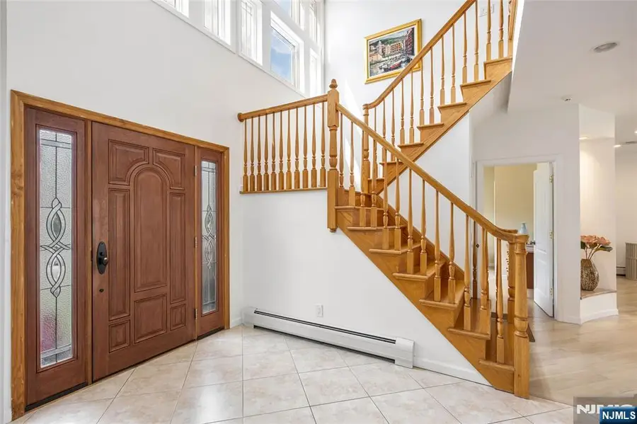 8 Marion Court, Ho Ho Kus, NJ 07423 - #3