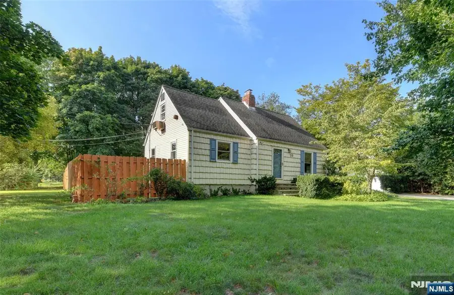39 Sunset, Pequannock, NJ 07444 - #2