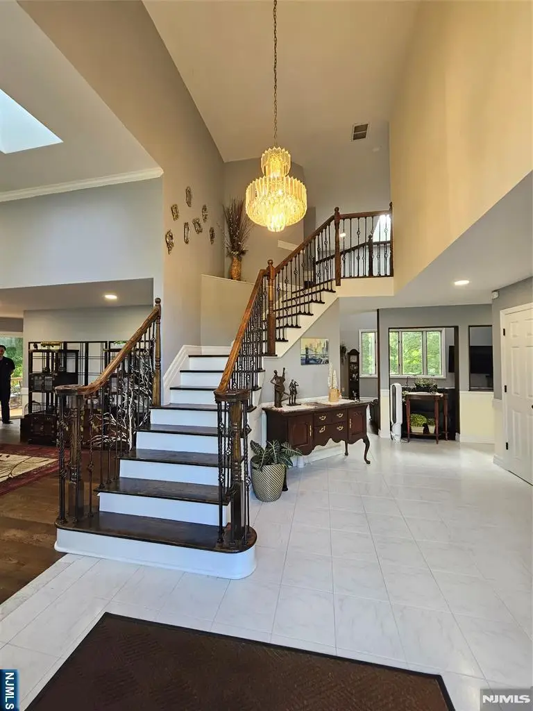 11 Fox Hill Drive, Wayne, NJ 07470 - #3