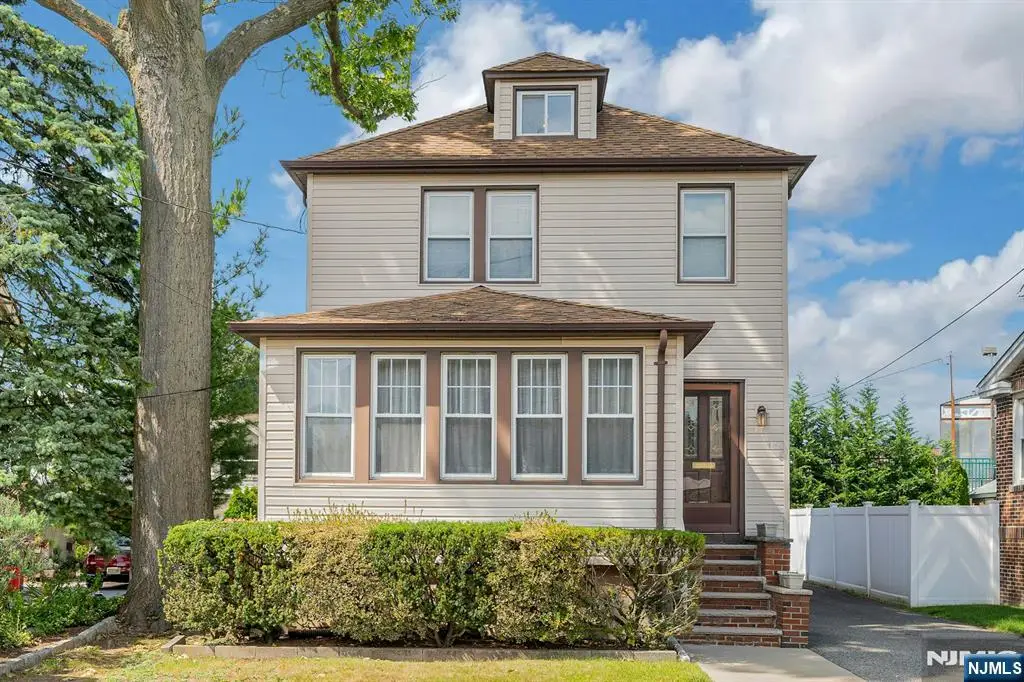 527 Brandon Place, Cliffside Park, NJ 07010 - #1