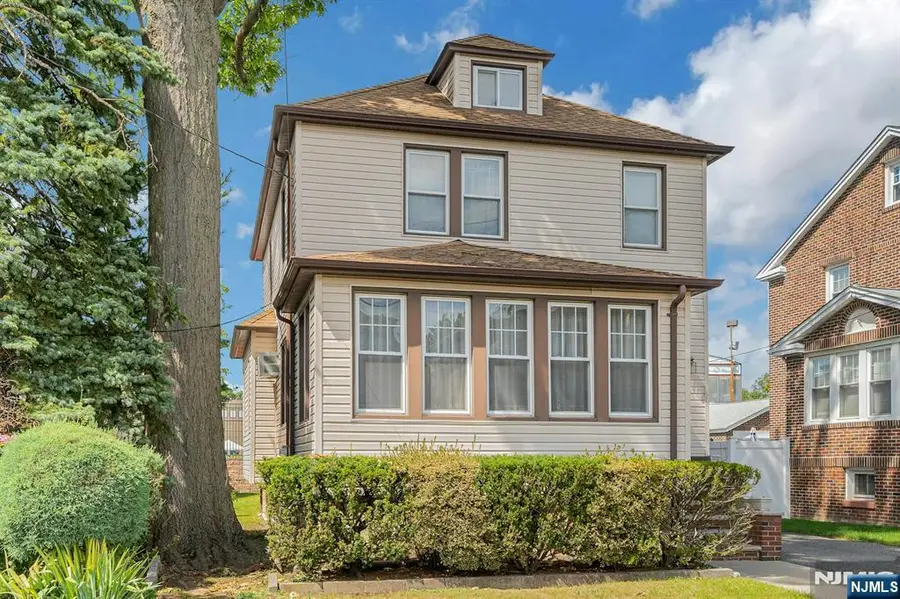 527 Brandon Place, Cliffside Park, NJ 07010 - #3