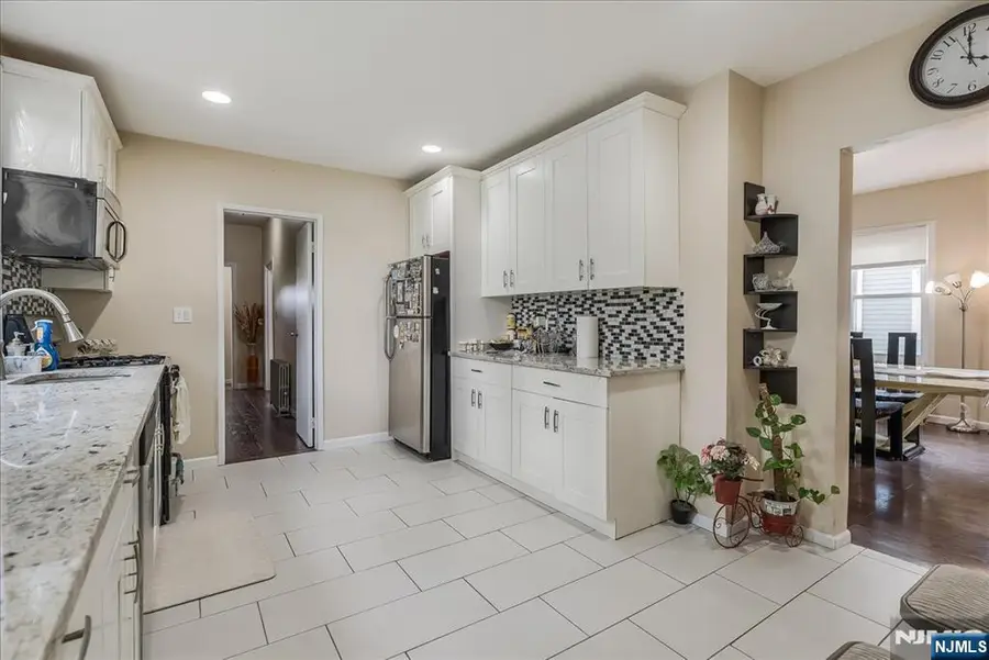 11 Alps Road, Wayne, NJ 07470 - #3