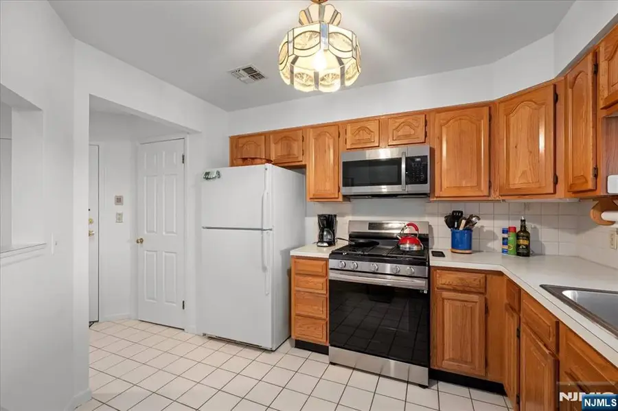 62 Amethyst Lane 276, Paterson, NJ 07501 - #3