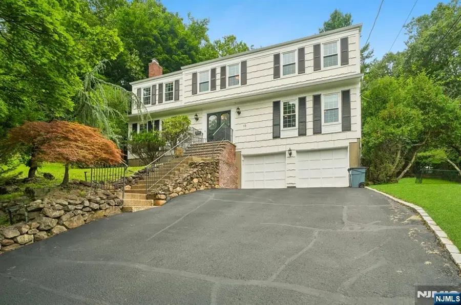 15 Mount Vernon Court, Livingston, NJ 07039 - #2
