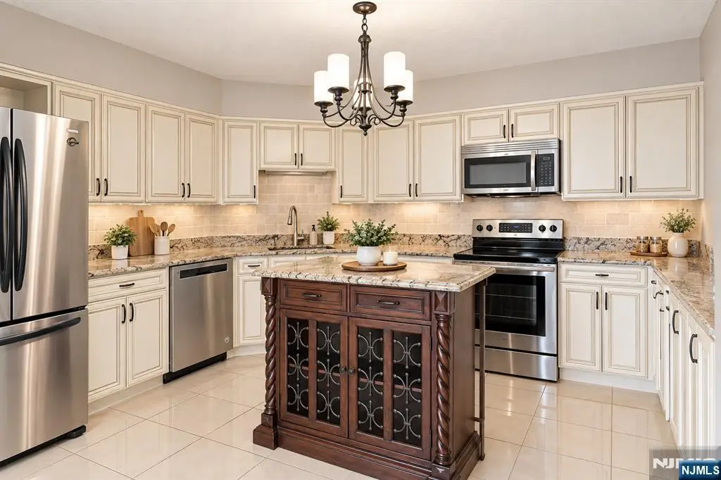 1328 Harmon Cove Tower, Secaucus, NJ 07094 - #1