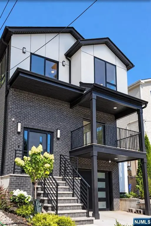 17-19 Seymour Avenue, Newark, NJ 07108