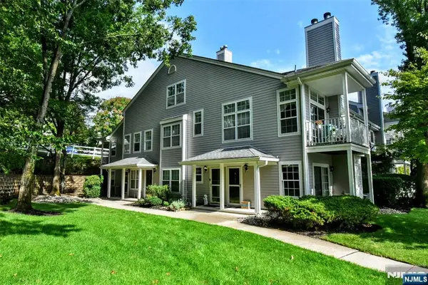 1098 Devon Court 1098, Mahwah, NJ 07430