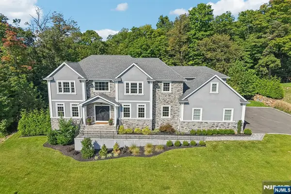 10 Massola Drive, Wayne, NJ 07470