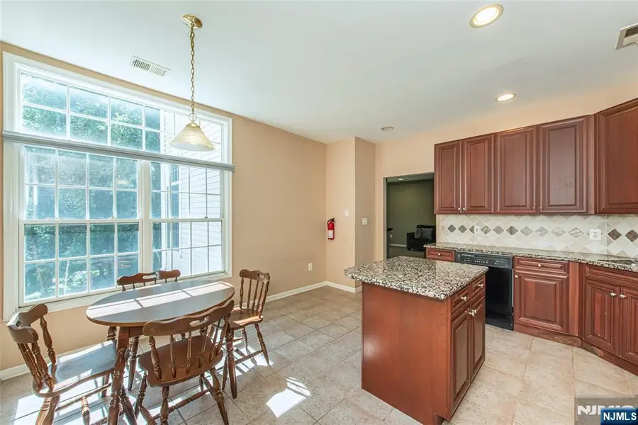 121 Turlington Court, Livingston, NJ 07039 - #3