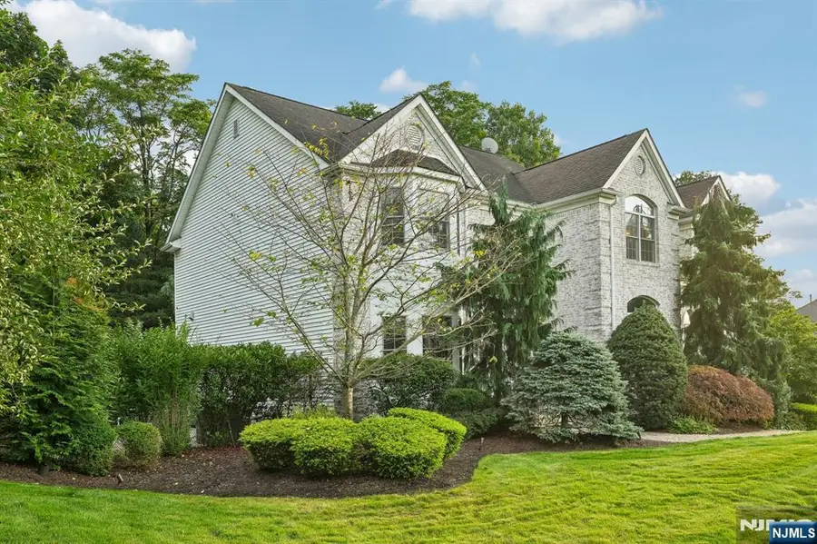 16 Apple Lane, Wayne, NJ 07470 - #3