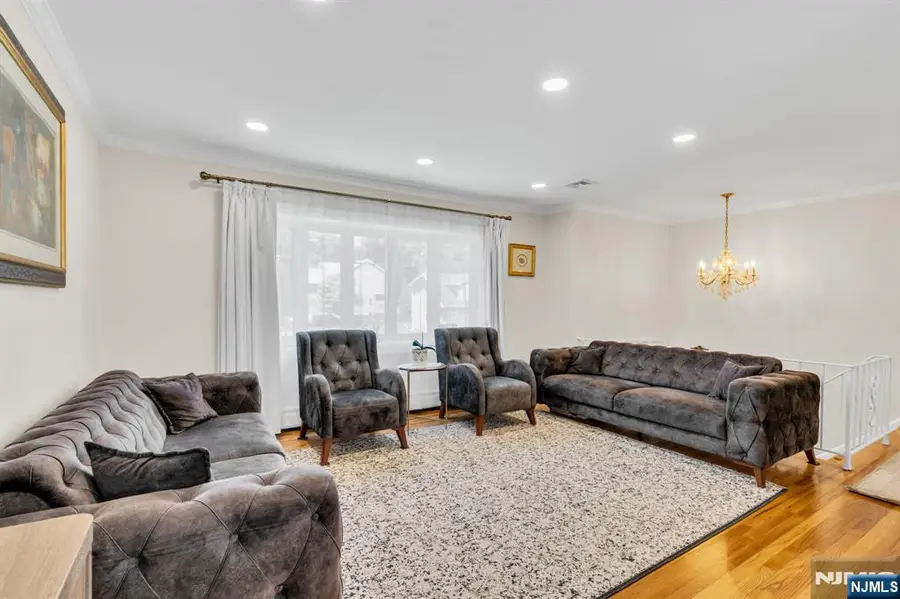 33 Oak Avenue, Pequannock, NJ 07440 - #2
