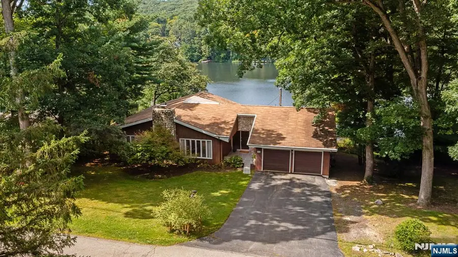 158 Kitchell Lake Drive, West Milford, NJ 07480 - #2