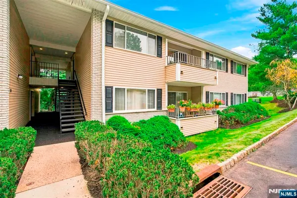 50 Lindsley Road 21, Cedar Grove, NJ 07009