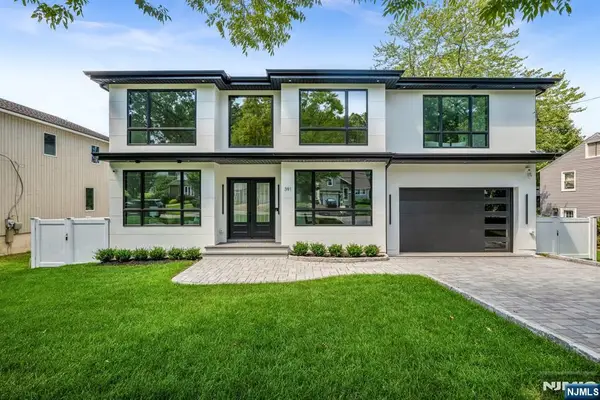 391 Burnet Place, Paramus, NJ 07652