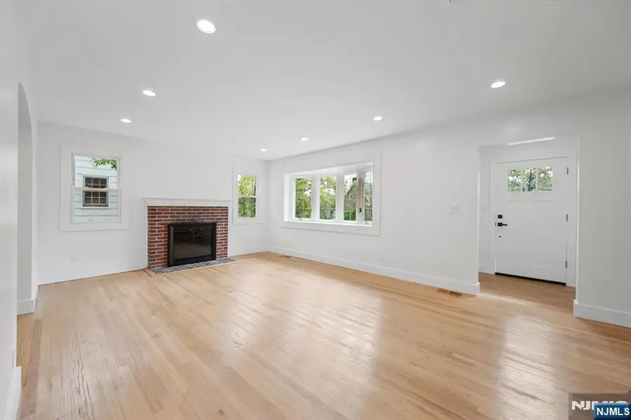 34 Howard Street, Verona, NJ 07044 - #3
