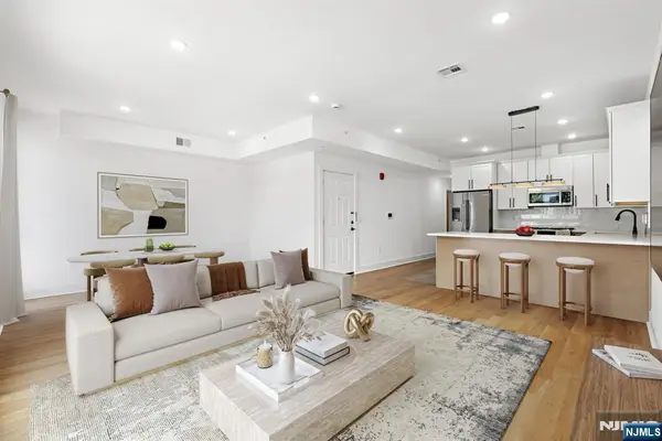 1001 Summit Avenue 3, Jersey City, NJ 07307
