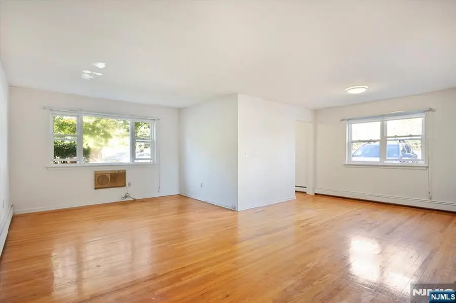 300 Claremont D1, Verona, NJ 07044 - #3