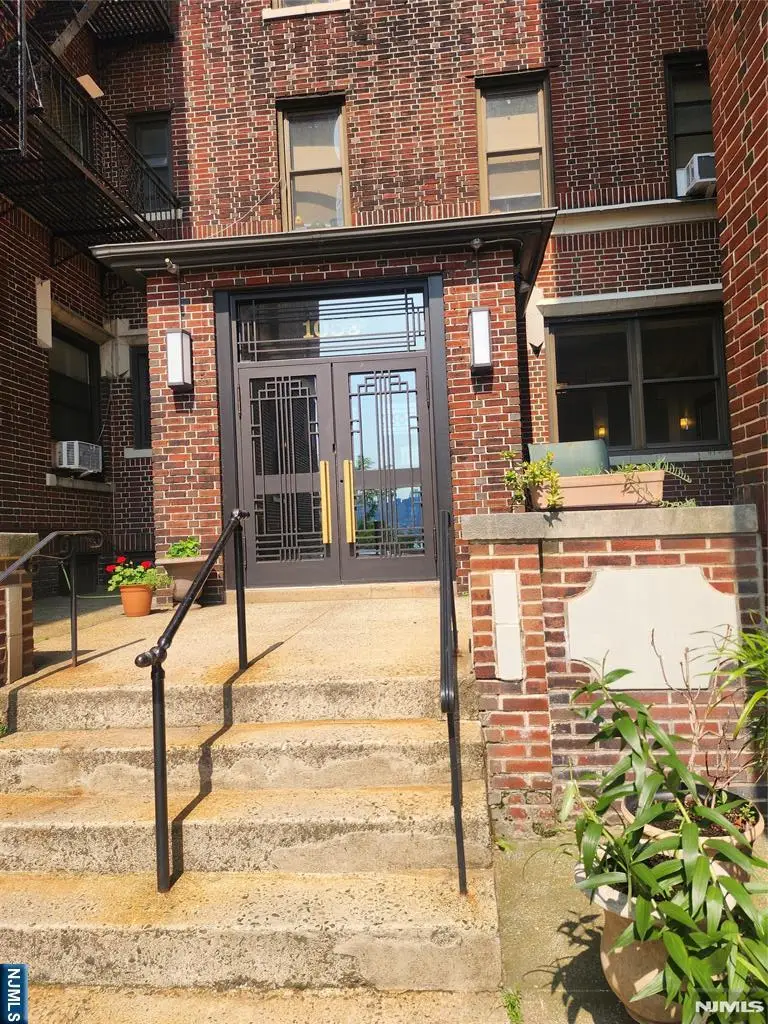 1055 Boulevard East B7, Weehawken, NJ 07086 - #3