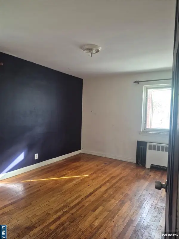 1499 Terrace Circle 4, Teaneck, NJ 07666
