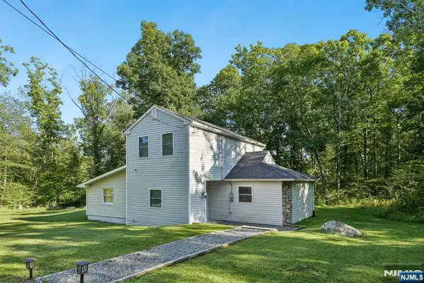 4 Quail Road, Sparta, NJ 07871