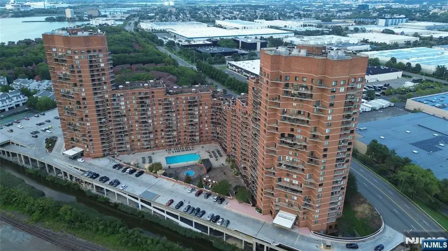 1020 Harmon Cove Tower 1020, Secaucus, NJ 07094 - #2