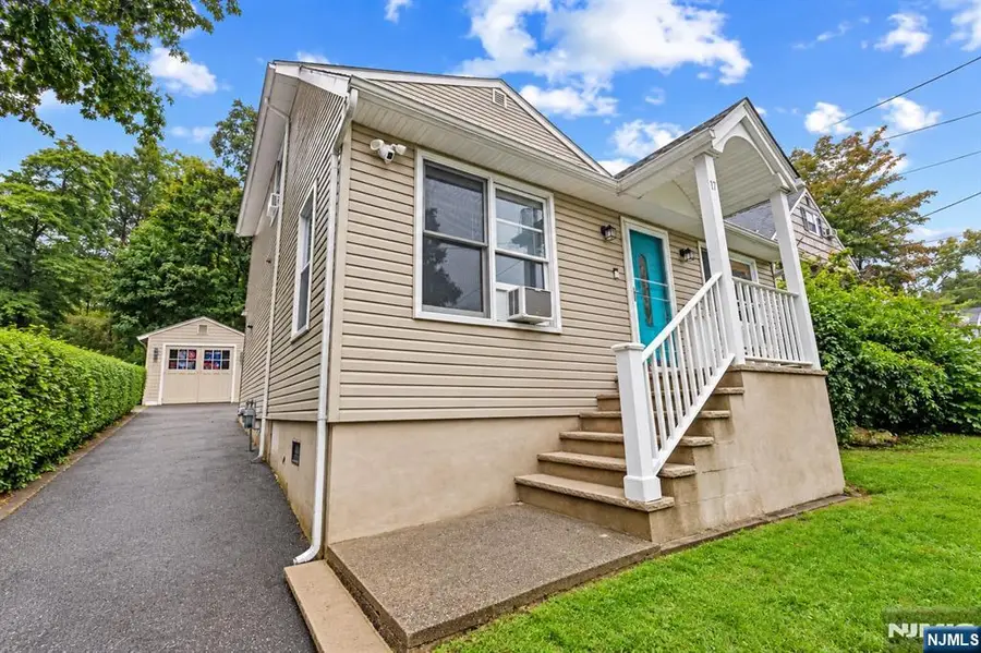 17 Pequot Road, Ringwood, NJ 07456 - #3
