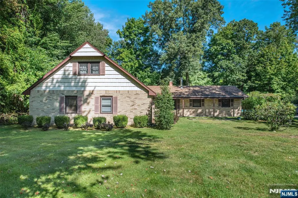 492 Blue Hill Terrace, Franklin Lakes, NJ 07417 - #1