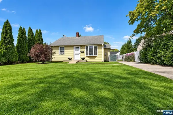 36 Park Avenue, Wanaque, NJ 07420