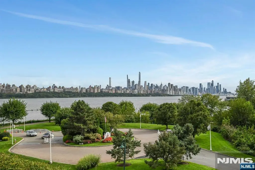 333 The Promenade, Edgewater, NJ 07020 - #1