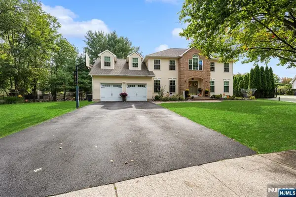 96 Carol Place, Wayne, NJ 07470