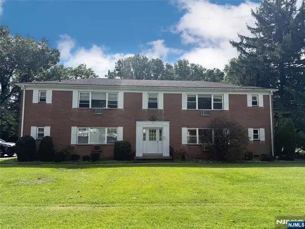 8 Rolling Ridge Road A, Montvale, NJ 07645