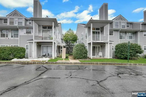 1133 Hyde Park Court, Mahwah, NJ 07430