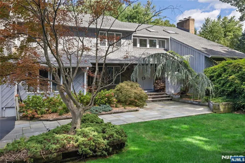 22 Angela Court, Woodcliff Lake, NJ 07677 - #1
