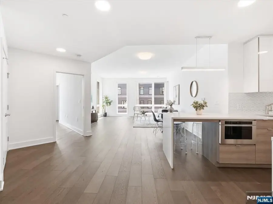 380 Newark Avenue 406, Jersey City, NJ 07302 - #2