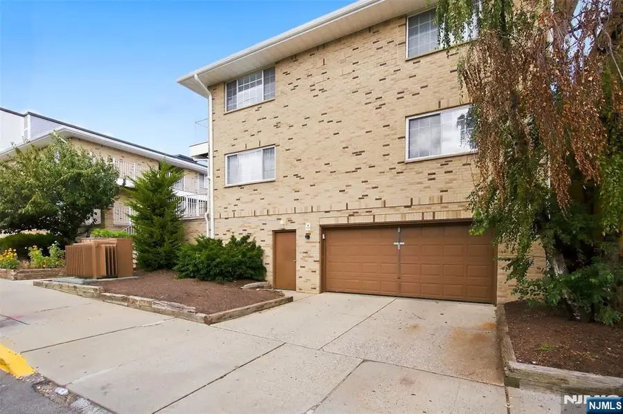 481 Walker Street 1I, Fairview, NJ 07022 - #3