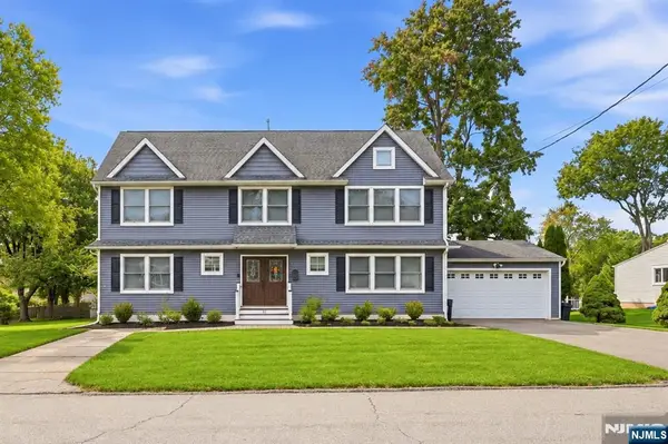 51 Princeton Terrace, Oakland, NJ 07436