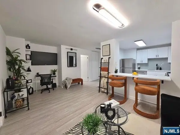 1203 River 20A, Edgewater, NJ 07020