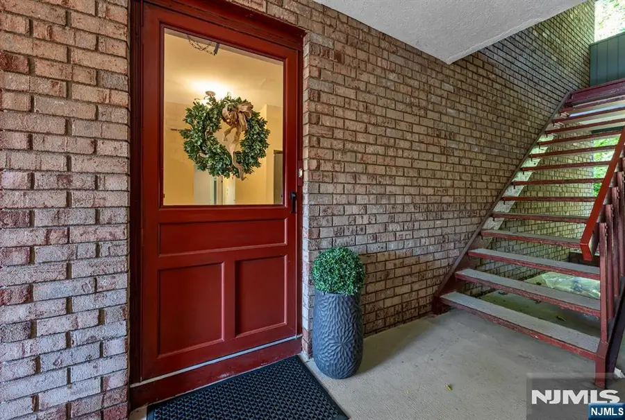 141 Indian Hollow Court, Mahwah, NJ 07430 - #2