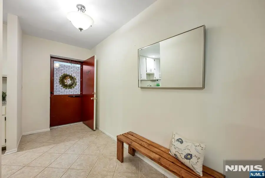 141 Indian Hollow Court, Mahwah, NJ 07430 - #3