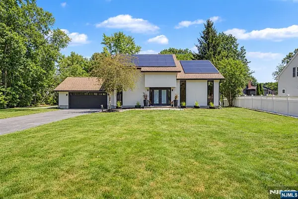 5 Three Rivers Drive, Jefferson Township, NJ 07849